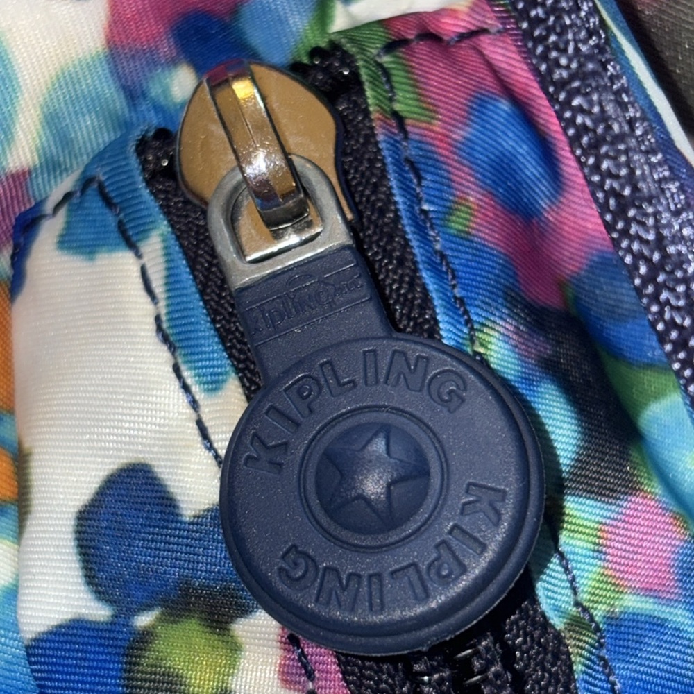 Kipling Colorful Large Tote Bag w/White Gorilla Charm Excellent Condition! - Picture 16 of 16
